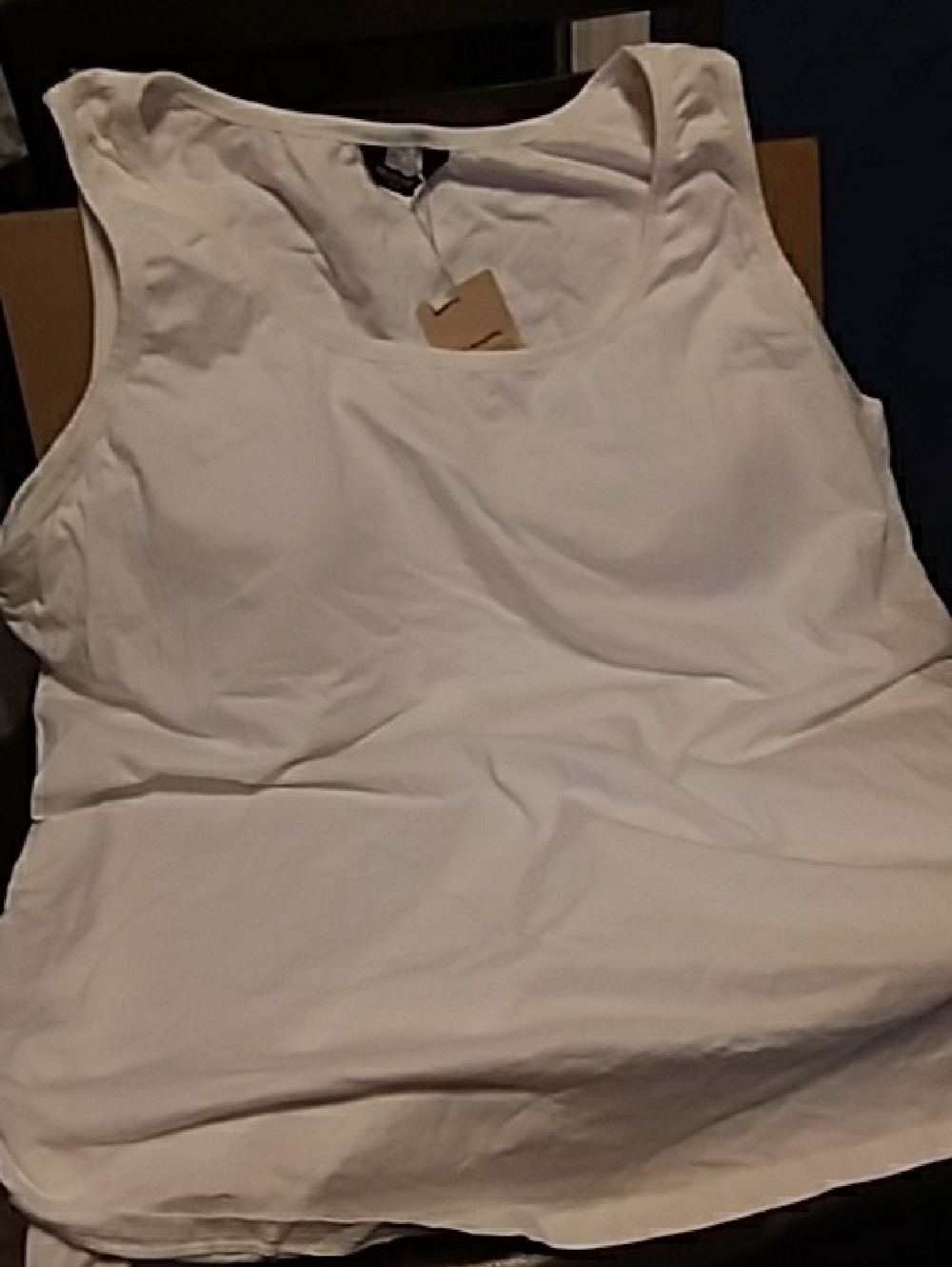 BloomChic White Scoop Neck Tank Top